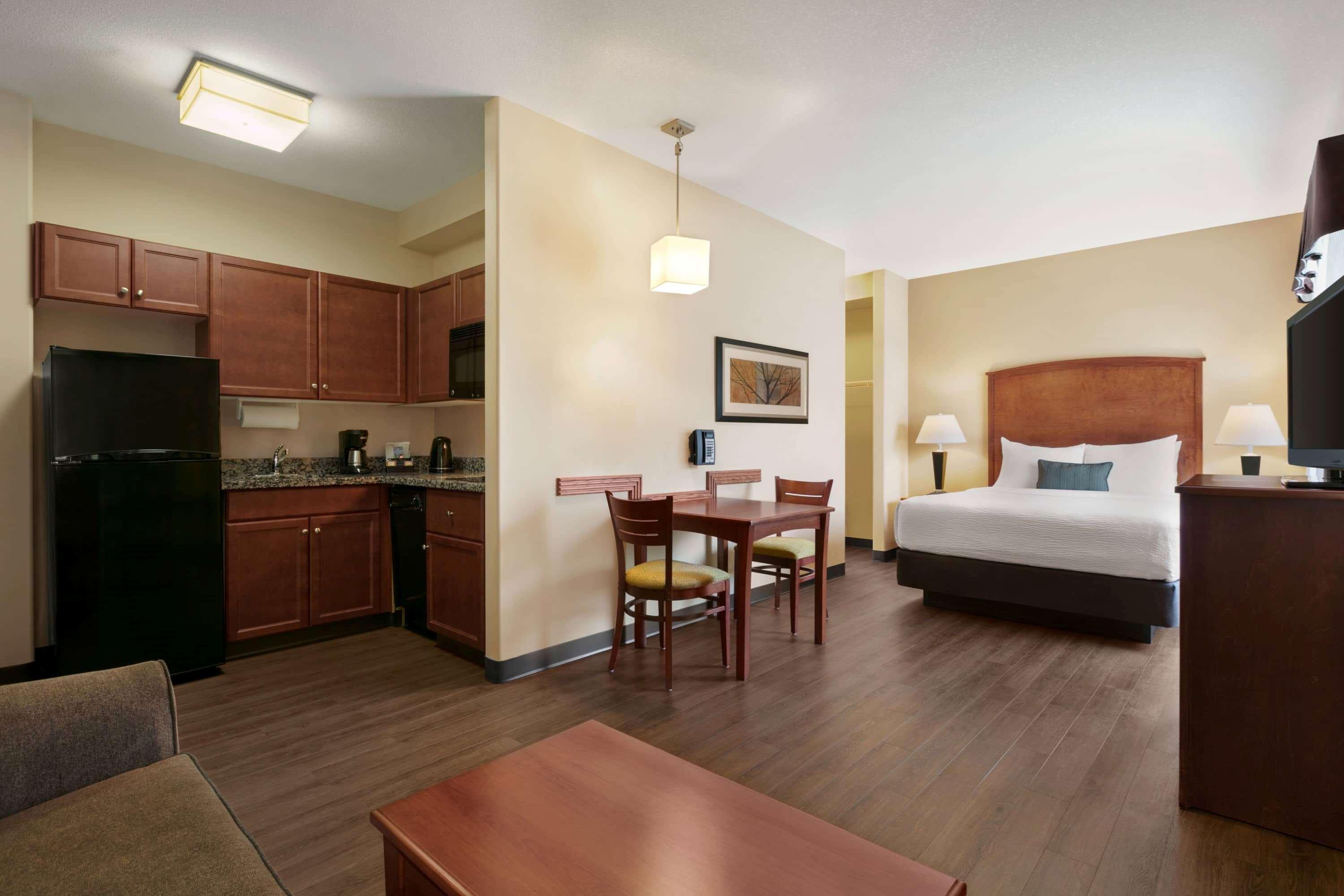 Days Inn & Suites By Wyndham Sherwood Park Edmonton Экстерьер фото