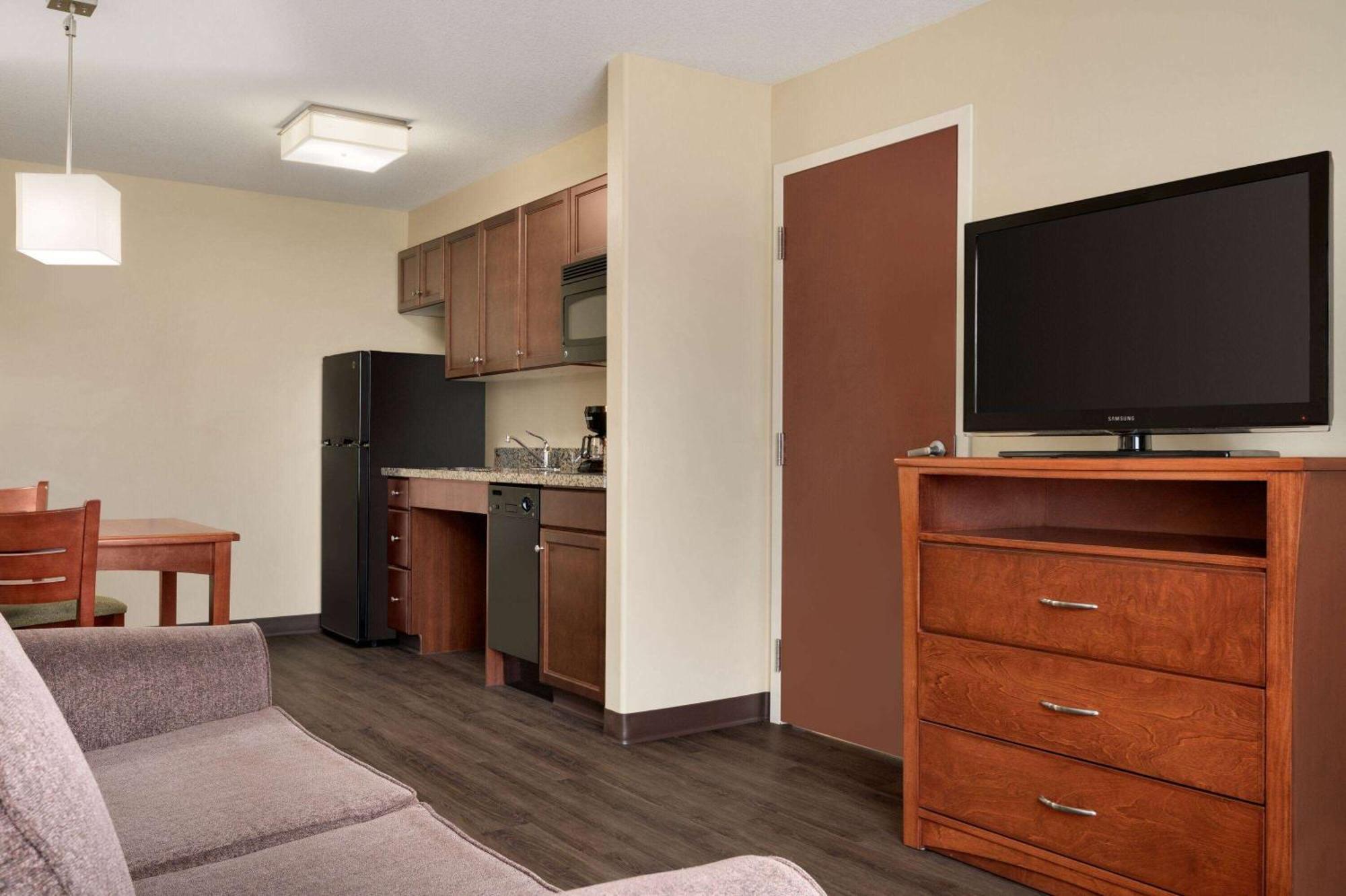 Days Inn & Suites By Wyndham Sherwood Park Edmonton Экстерьер фото