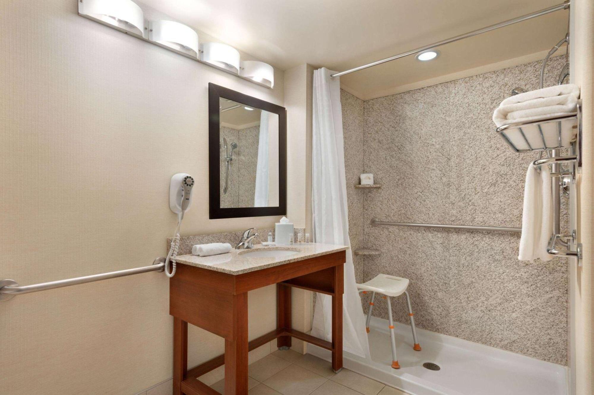 Days Inn & Suites By Wyndham Sherwood Park Edmonton Экстерьер фото